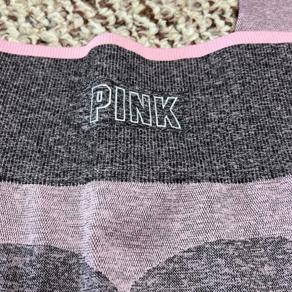 ‎PINK - Picture 2 of 5